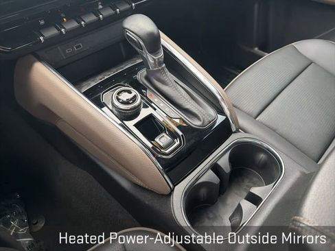 Used 2024 GMC Canyon Denali image 31