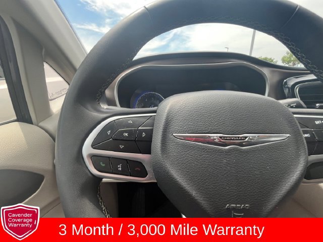 Used 2023 Chrysler Voyager LX FWD image 11
