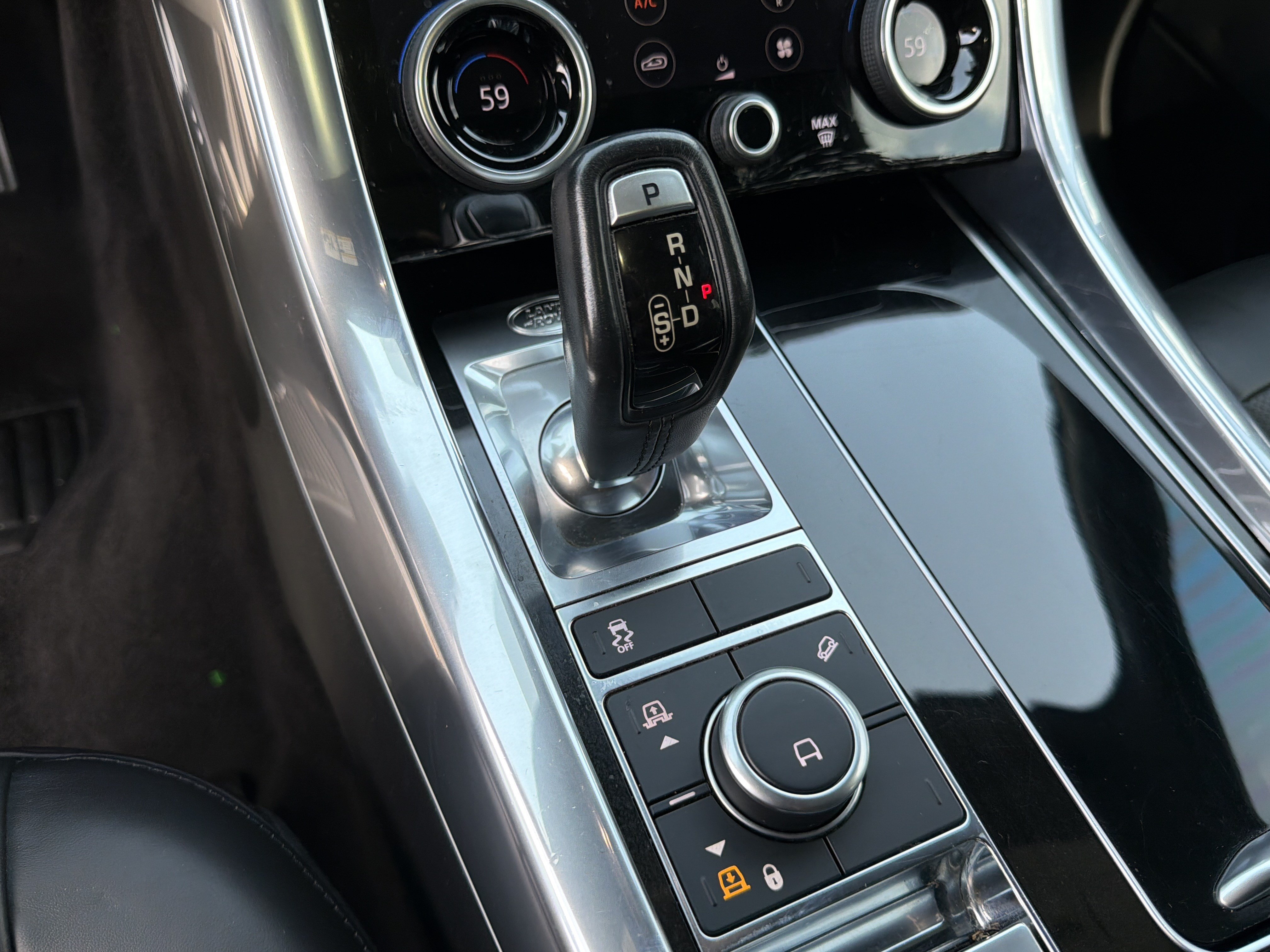 Used 2018 Land Rover Range Rover Sport HSE AWD/4WD image 38