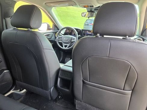 Used 2024 Chevrolet Trax ACTIV w/ Driver Confidence Package FWD image 16