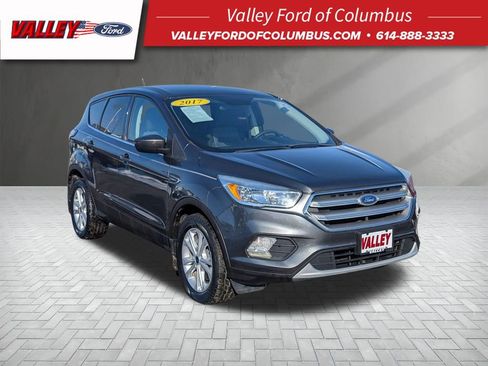 Used 2017 Ford Escape SE image 1