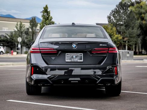 Used 2026 BMW 530i xDrive w/ M Sport Package image 4