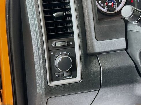 Used 2015 RAM 2500 Tradesman w/ Chrome Appearance Group image 11