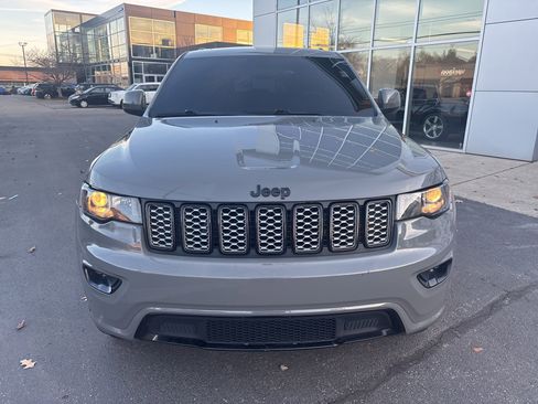 Used 2022 Jeep Grand Cherokee Laredo X image 15