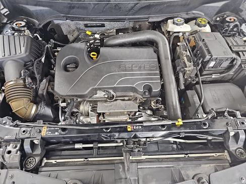 Used 2024 Chevrolet Equinox LT w/ LPO, Floor Liner Package FWD image 36