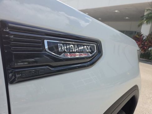 Used 2025 GMC Sierra 1500 Elevation w/ Preferred Package AWD/4WD image 6