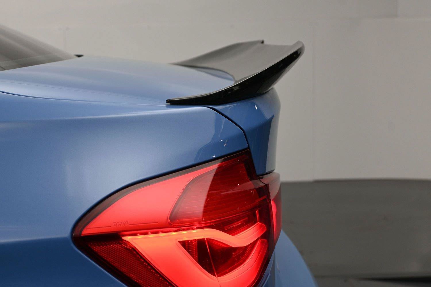 Used 2018 BMW M3 RWD image 17