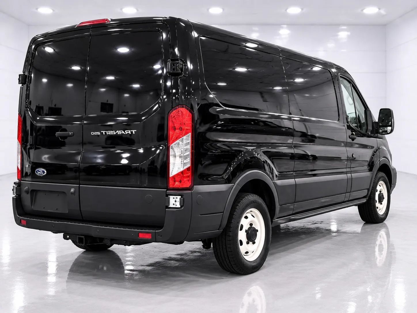 Used 2016 Ford Transit 250 148 Low Roof RWD image 5