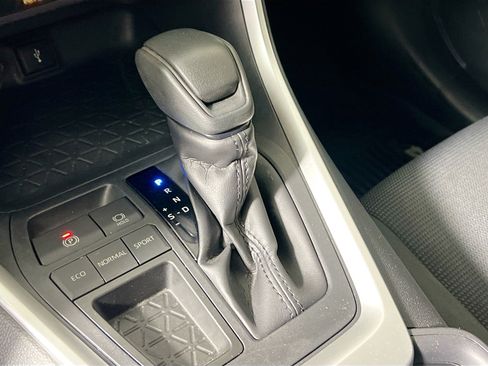 Used 2020 Toyota RAV4 LE image 24