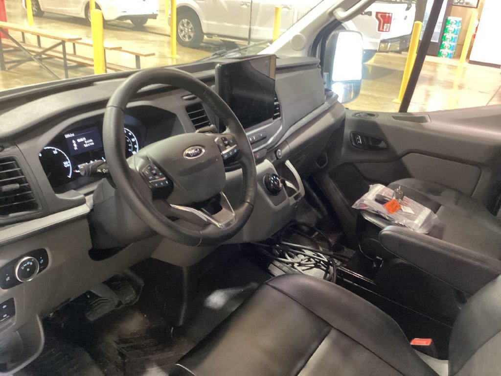 Used 2023 Ford E-Transit Medium Roof RWD image 12