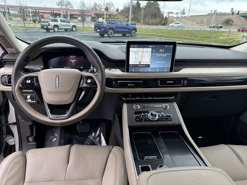 Used 2024 Lincoln Aviator Reserve w/ Equipment Group 201A image 29