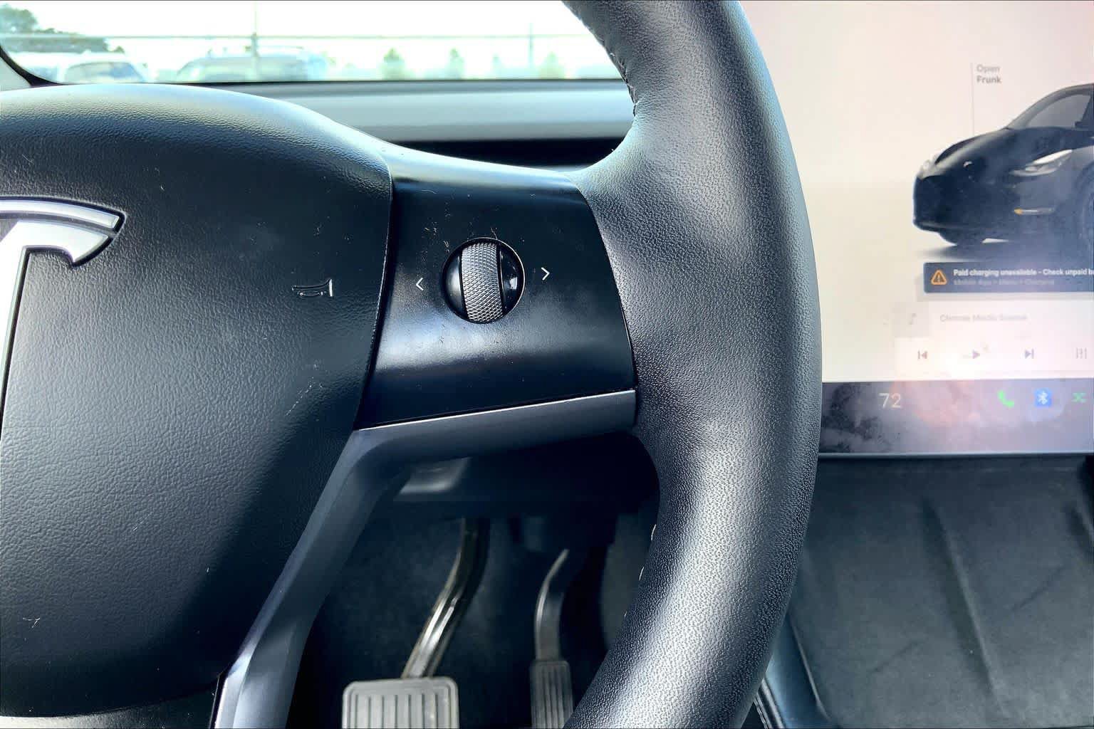 Used 2024 Tesla Model Y 2WD image 23