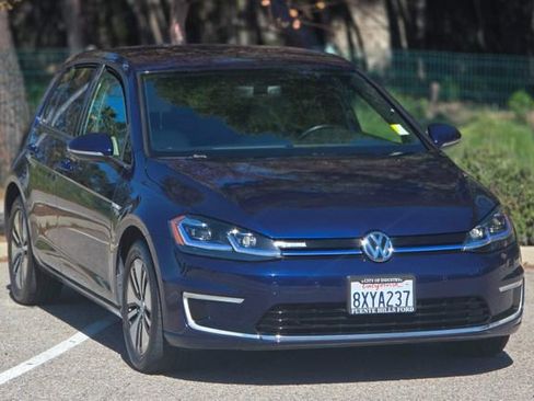 Used 2017 Volkswagen e-Golf SEL Premium image 1