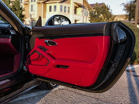 Used 2015 Porsche 911 Turbo S image 43