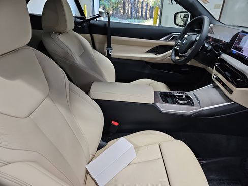 New 2026 BMW 430i Convertible image 10