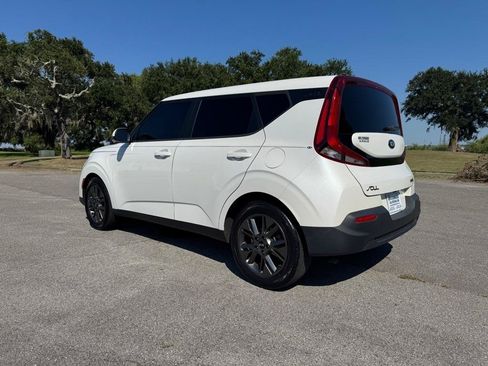 Used 2021 Kia Soul S FWD image 3