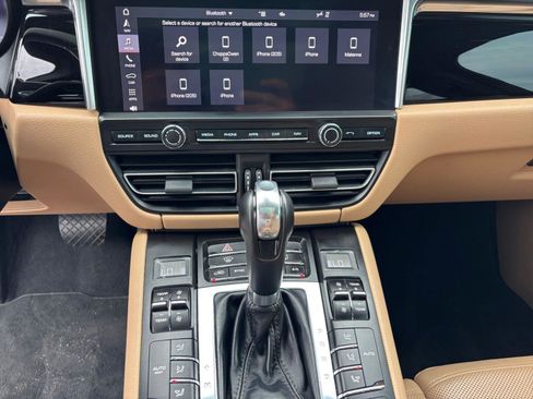 Used 2020 Porsche Macan AWD/4WD image 12