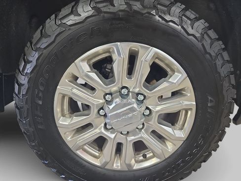 Used 2022 GMC Sierra 3500 Denali w/ Denali Ultimate Package AWD/4WD image 38