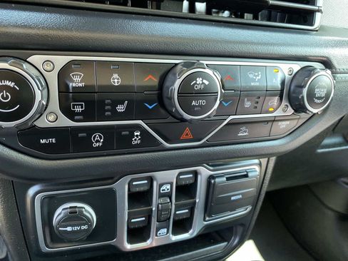 Certified 2025 Jeep Wrangler Unlimited Sahara AWD/4WD image 15