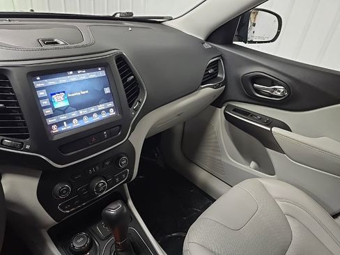 Used 2022 Jeep Cherokee Latitude Lux image 25