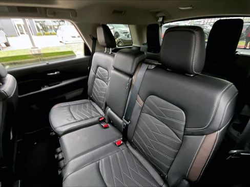 Used 2024 Nissan Pathfinder Platinum w/ Cargo Package image 17