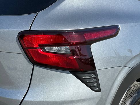 New 2026 Chevrolet Trax LS w/ LS Convenience Package FWD image 30