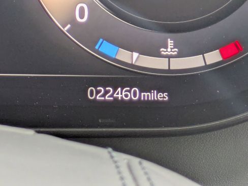 Certified 2024 Land Rover Range Rover SE image 11