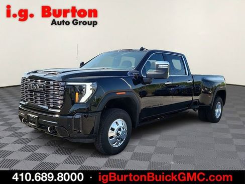New 2026 GMC Sierra 3500 Denali Ultimate w/ LPO, Black Badging Package AWD/4WD image 2