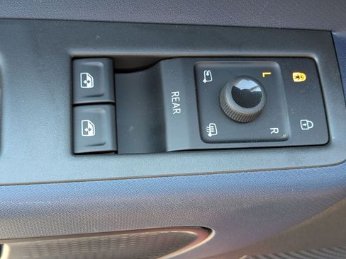 Used 2025 Volkswagen ID. Buzz Pro S Plus image 14