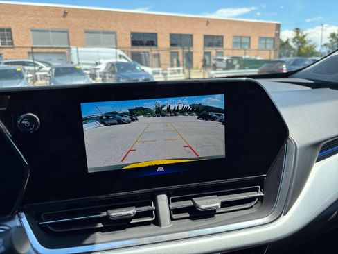 Used 2025 Chevrolet Trax LT w/ LT Convenience Package FWD image 22
