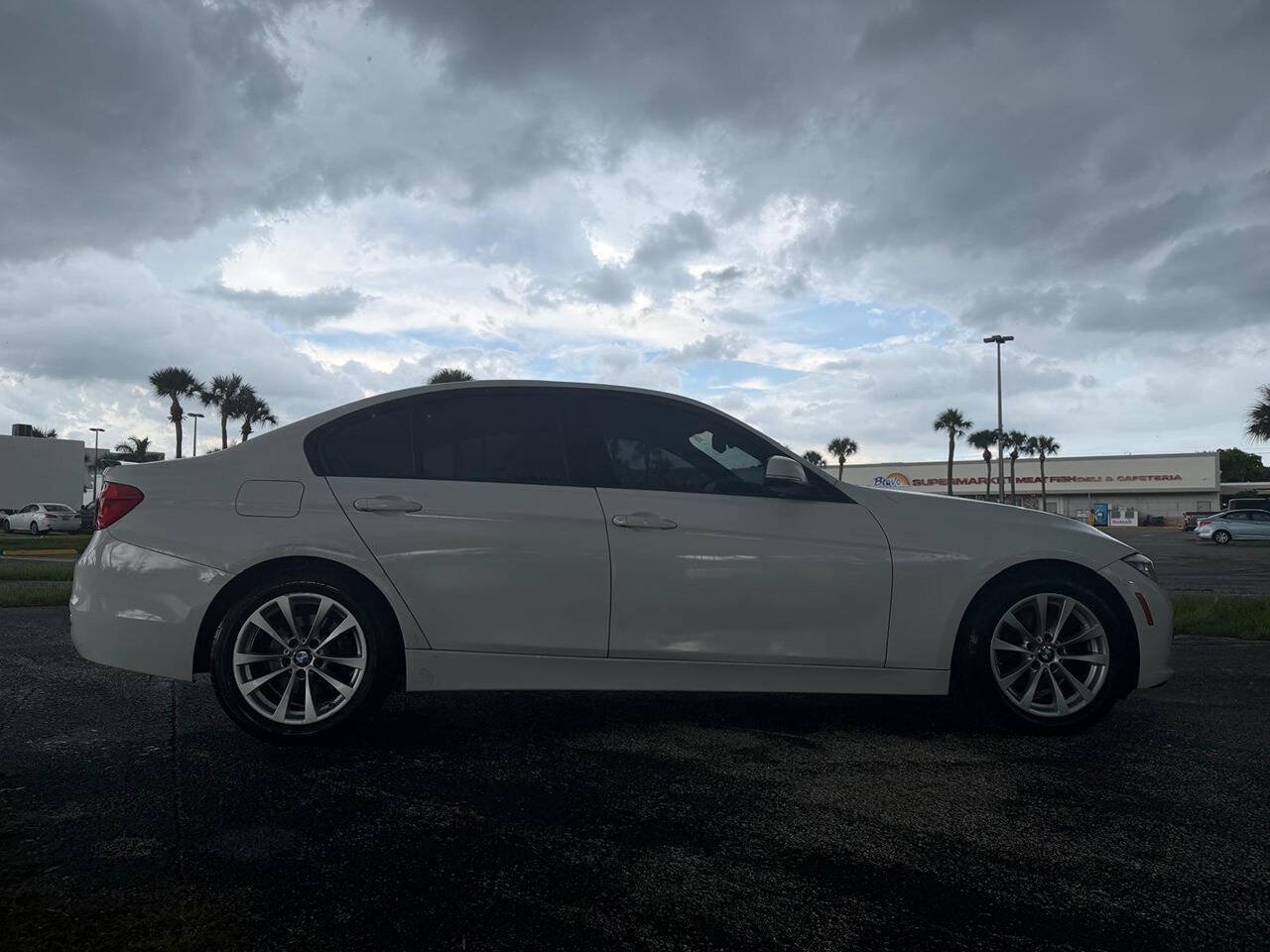 Used 2016 BMW 320i xDrive Sedan AWD/4WD image 7