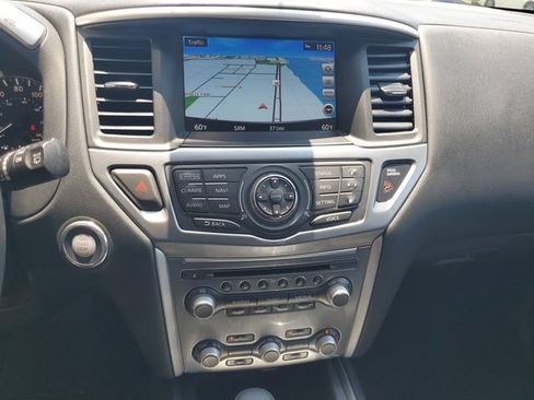 Used 2019 Nissan Pathfinder SL AWD/4WD image 15