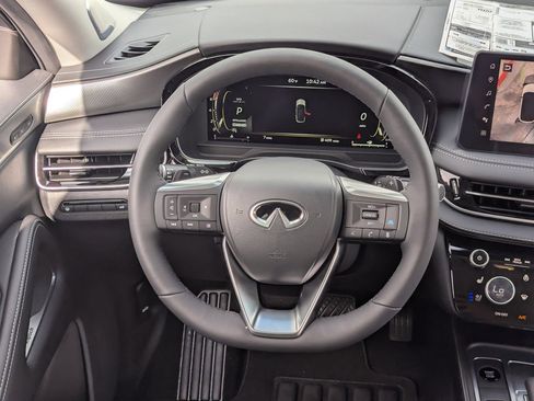 Certified 2026 INFINITI QX60 Luxe w/ Family Package image 25