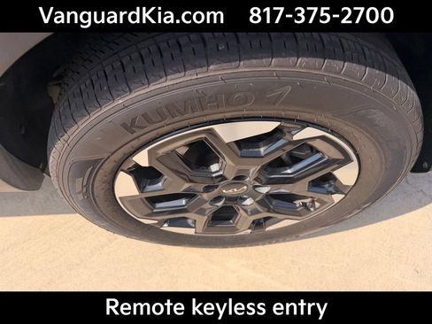 Certified 2025 Kia Sorento S FWD image 9