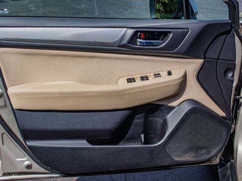 Used 2016 Subaru Outback 2.5i Premium image 13