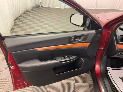 Used 2013 Subaru Outback 2.5i Limited w/ Moonroof Pkg image 9
