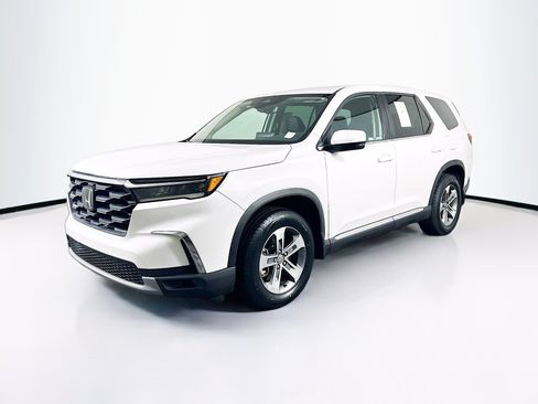 Used 2023 Honda Pilot EX-L image 3