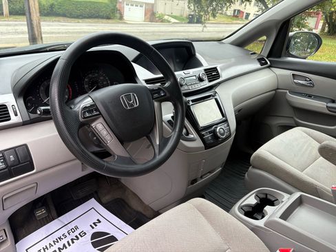 Used 2017 Honda Odyssey EX image 14