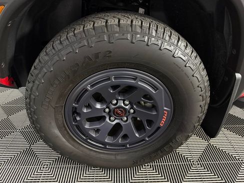 Used 2025 Nissan Frontier PRO-4X image 11