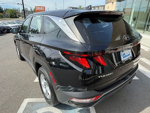 Used 2023 Hyundai Tucson SE AWD/4WD image 3