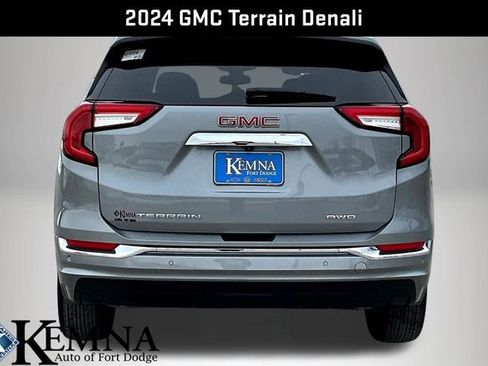 Used 2024 GMC Terrain Denali w/ Denali Premium Package image 6