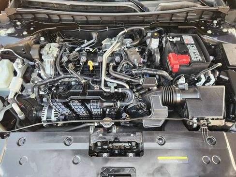 Used 2024 Nissan Altima 2.5 SV FWD image 31