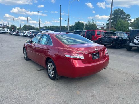 Used 2011 Toyota Camry LE image 5