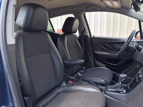 Used 2020 Buick Encore Preferred w/ Safety Package FWD image 33