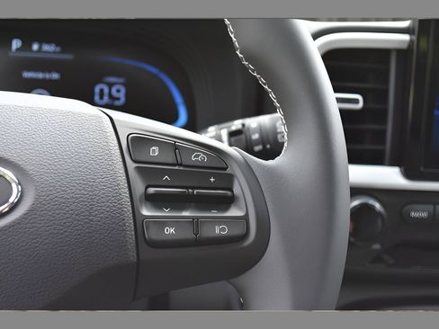 New 2025 Hyundai Venue Limited image 12