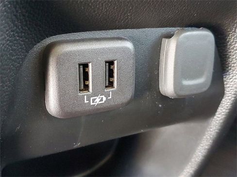 Certified 2022 GMC Canyon AT4 w/ Trailering Package image 11