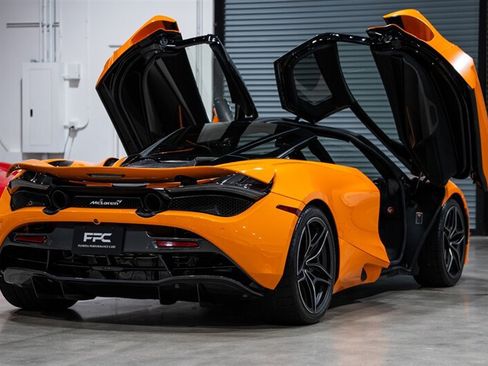 Used 2019 McLaren 720S Performance RWD image 15