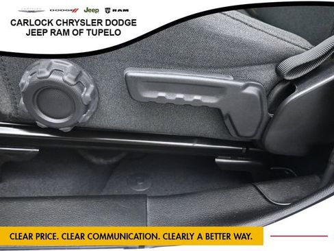 Used 2025 Jeep Wrangler Sahara image 11