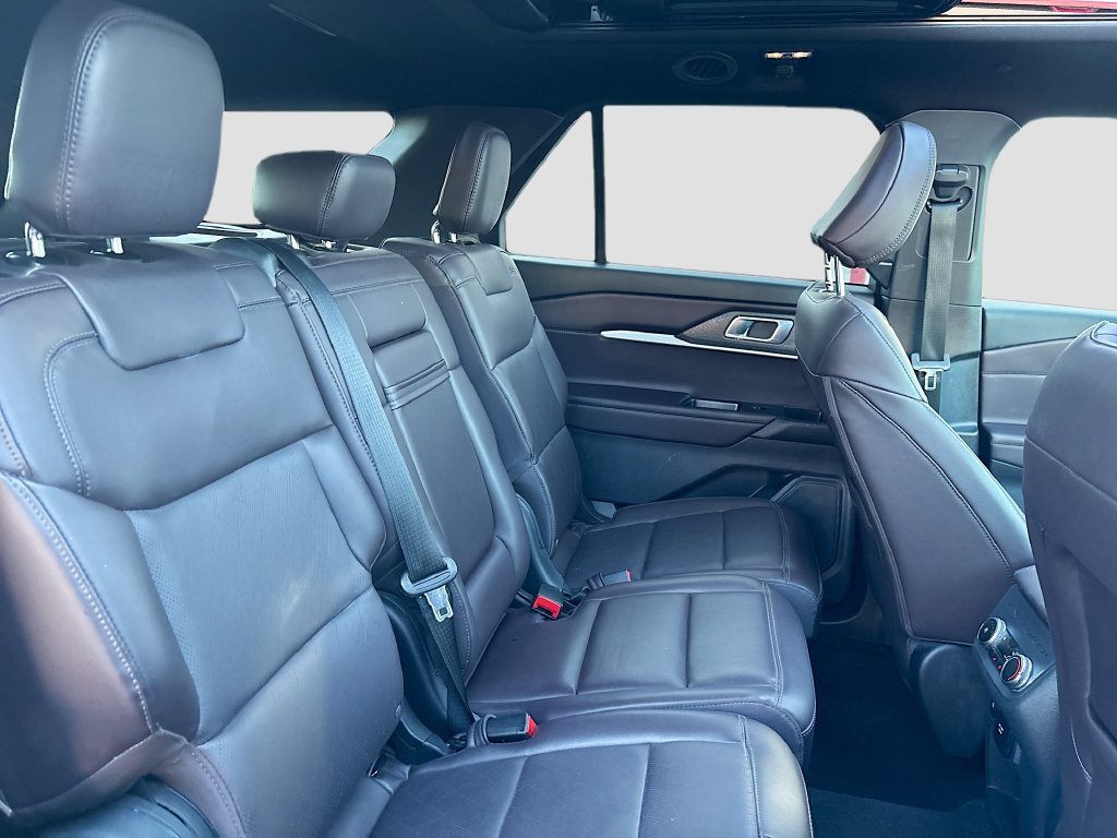 Used 2025 Ford Explorer Platinum AWD/4WD image 29