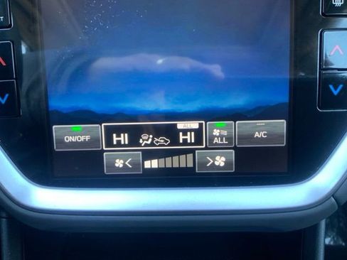 Certified 2025 Subaru Crosstrek 2.0i Premium image 25